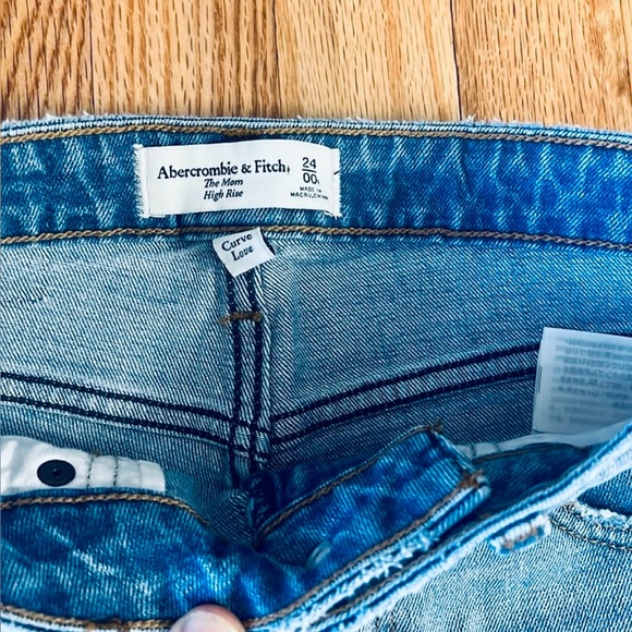Abercrombie and Fitch mom jeans high rise women’s size 24 - Picture 5 of 5